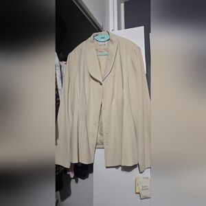 Chic Beige Women's Blazer